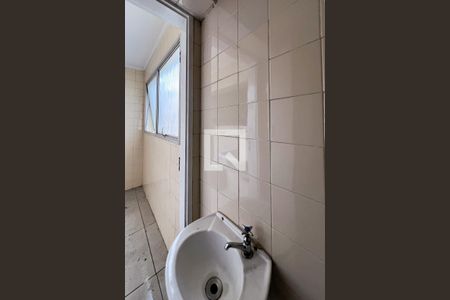 Apartamento à venda com 61m², 2 quartos e 1 vaga Apartamento à venda com 61m², 2 quartos e 1 vagaBanheiro de Serviço