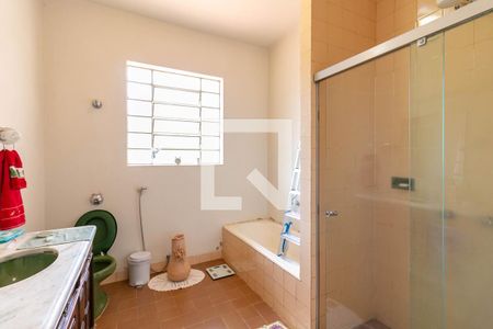 Casa à venda com 300m², 4 quartos e 2 vagas Casa à venda com 300m², 4 quartos e 2 vagasBanheiro Social 2