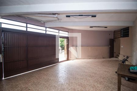Casa à venda com 450m², 6 quartos e 5 vagas Casa à venda com 450m², 6 quartos e 5 vagasGaragem