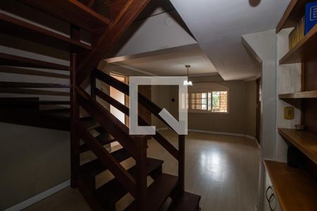 Casa à venda com 450m², 6 quartos e 5 vagas Casa à venda com 450m², 6 quartos e 5 vagasEdícula - Sala