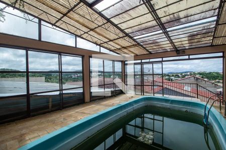 Casa à venda com 450m², 6 quartos e 5 vagas Casa à venda com 450m², 6 quartos e 5 vagasÁrea comum - Piscina
