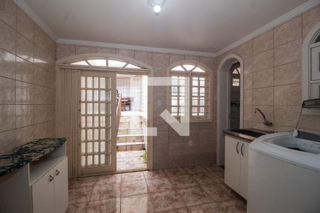 Casa à venda com 450m², 6 quartos e 5 vagas Casa à venda com 450m², 6 quartos e 5 vagasÁrea de Serviço