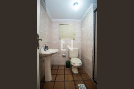 Casa à venda com 450m², 6 quartos e 5 vagas Casa à venda com 450m², 6 quartos e 5 vagasEdícula - Banheiro