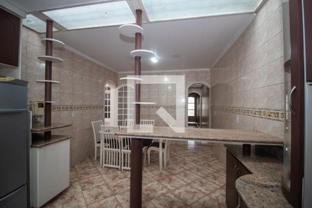 Casa à venda com 450m², 6 quartos e 5 vagas Casa à venda com 450m², 6 quartos e 5 vagasCozinha