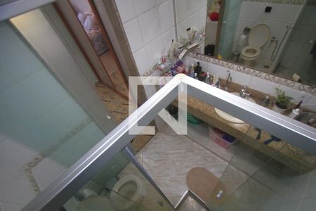 Casa de condomínio à venda com 250m², 3 quartos e 4 vagasBanheiro da Suite