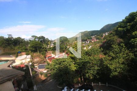 Casa de condomínio à venda com 250m², 3 quartos e 4 vagasVista