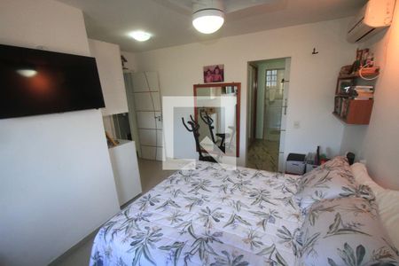Casa de condomínio à venda com 250m², 3 quartos e 4 vagasSuite