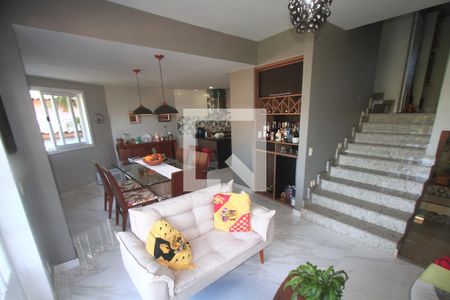 Casa de condomínio à venda com 250m², 3 quartos e 4 vagasSala 2