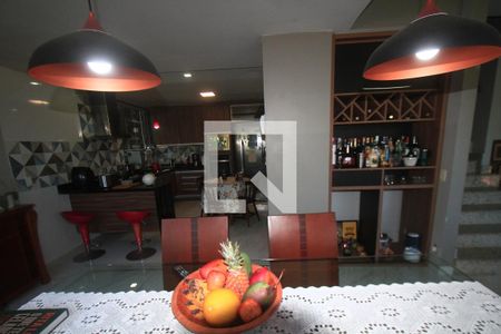 Casa de condomínio à venda com 250m², 3 quartos e 4 vagasSala de Jantar