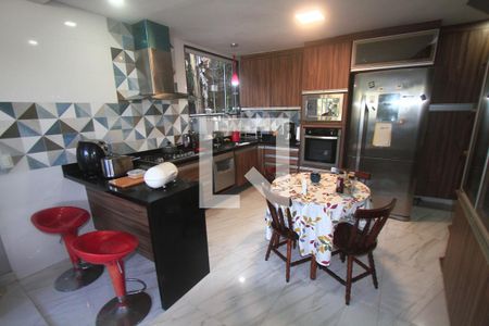 Casa de condomínio à venda com 250m², 3 quartos e 4 vagasCozinha