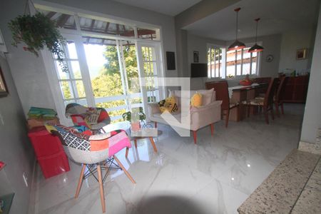 Casa de condomínio à venda com 250m², 3 quartos e 4 vagasSala 2