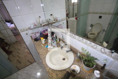 Casa de condomínio à venda com 250m², 3 quartos e 4 vagasBanheiro da Suite