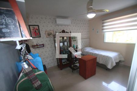 Casa de condomínio à venda com 250m², 3 quartos e 4 vagasQuarto2