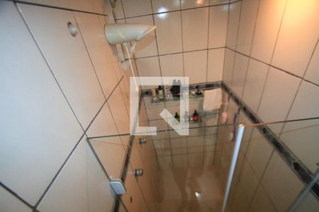 Casa de condomínio à venda com 250m², 3 quartos e 4 vagasBanheiro Social