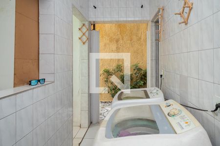 Casa à venda com 214m², 3 quartos e 2 vagas Casa à venda com 214m², 3 quartos e 2 vagasÁrea de Serviço