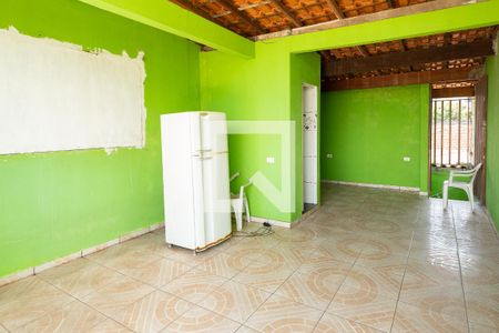 Casa à venda com 214m², 3 quartos e 2 vagas Casa à venda com 214m², 3 quartos e 2 vagasVaranda