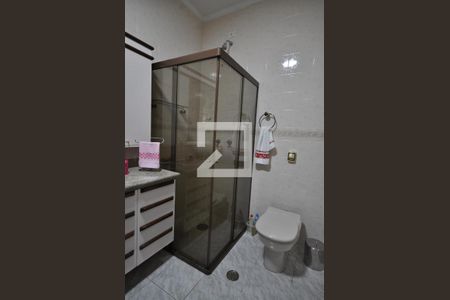 Casa à venda com 650m², 5 quartos e 8 vagasBanheiro da Suíte 2