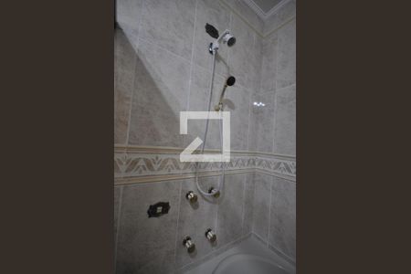 Casa à venda com 650m², 5 quartos e 8 vagasBanheiro da Suite Master