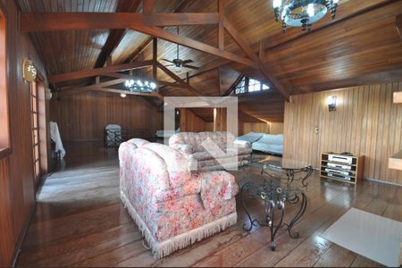 Casa à venda com 650m², 5 quartos e 8 vagasLounge