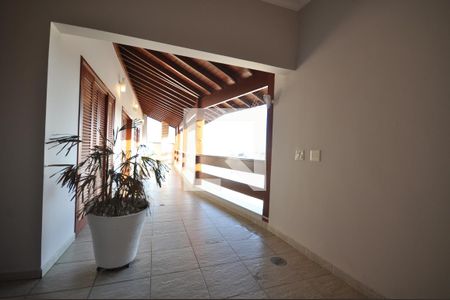 Casa à venda com 650m², 5 quartos e 8 vagasSacada da Suite Master