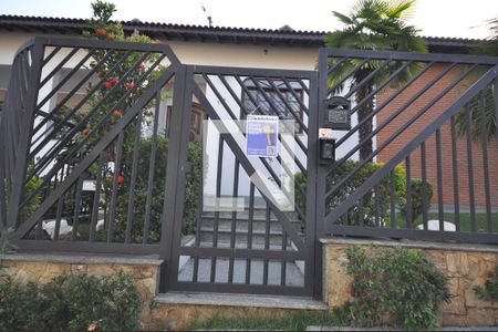 Casa à venda com 650m², 5 quartos e 8 vagasFachada