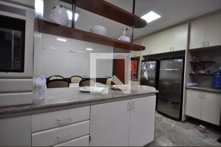 Casa à venda com 650m², 5 quartos e 8 vagasCozinha