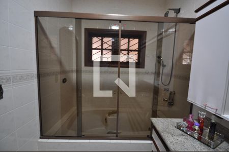 Casa à venda com 650m², 5 quartos e 8 vagasBanheiro da Suíte 2