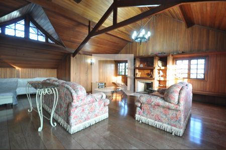 Casa à venda com 650m², 5 quartos e 8 vagasLounge