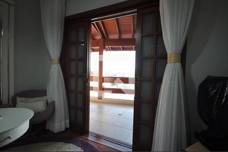 Casa à venda com 650m², 5 quartos e 8 vagasSuíte 2