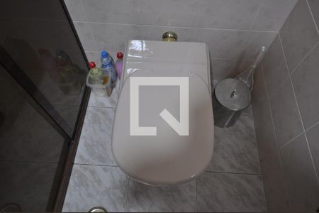 Casa à venda com 650m², 5 quartos e 8 vagasBanheiro da Suíte 2