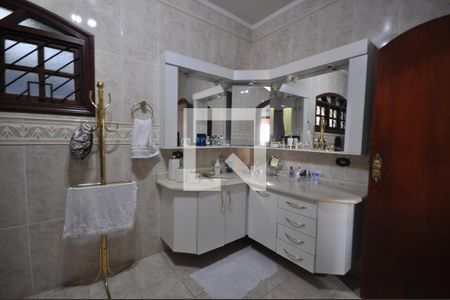 Casa à venda com 650m², 5 quartos e 8 vagasBanheiro da Suite Master