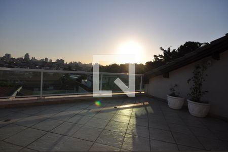 Casa à venda com 650m², 5 quartos e 8 vagasVaranda