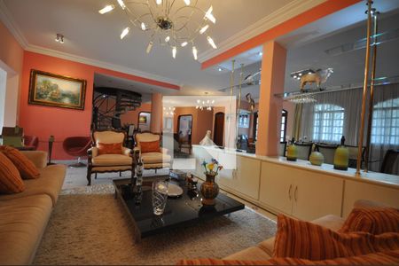 Casa à venda com 650m², 5 quartos e 8 vagasSala de Estar