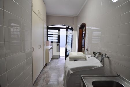 Casa à venda com 650m², 5 quartos e 8 vagasÁrea de Serviço