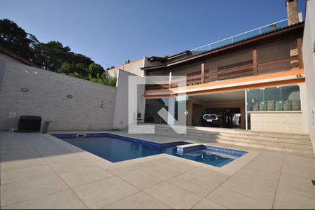 Casa à venda com 650m², 5 quartos e 8 vagasPiscina