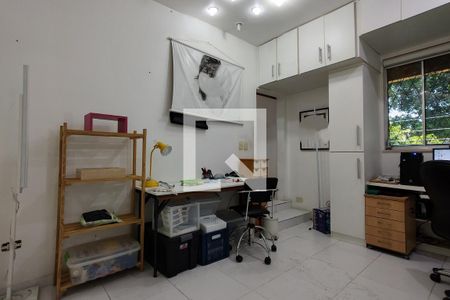 Casa de condomínio à venda com 194m², 5 quartos e 1 vaga Casa de condomínio à venda com 194m², 5 quartos e 1 vagaQuarto 4 - Suíte