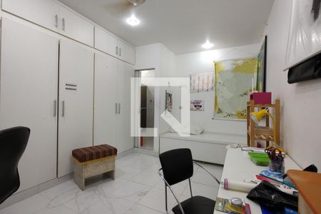 Casa de condomínio à venda com 194m², 5 quartos e 1 vaga Casa de condomínio à venda com 194m², 5 quartos e 1 vagaQuarto 4 - Suíte