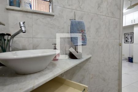 Casa de condomínio à venda com 194m², 5 quartos e 1 vaga Casa de condomínio à venda com 194m², 5 quartos e 1 vagaBanheiro da Suíte 4