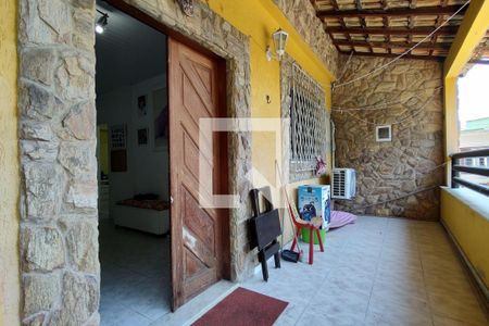 Casa de condomínio à venda com 194m², 5 quartos e 1 vaga Casa de condomínio à venda com 194m², 5 quartos e 1 vagaVaranda