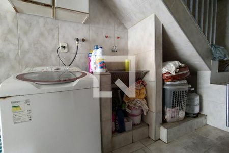 Casa de condomínio à venda com 194m², 5 quartos e 1 vaga Casa de condomínio à venda com 194m², 5 quartos e 1 vagaÁrea de Serviço