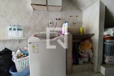 Casa de condomínio à venda com 194m², 5 quartos e 1 vaga Casa de condomínio à venda com 194m², 5 quartos e 1 vagaÁrea de Serviço