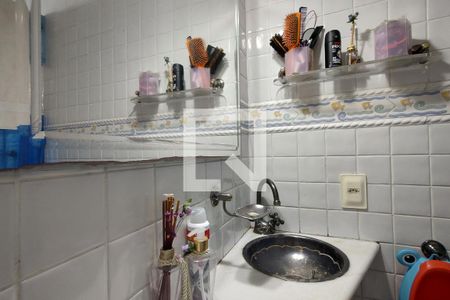 Casa de condomínio à venda com 194m², 5 quartos e 1 vaga Casa de condomínio à venda com 194m², 5 quartos e 1 vagaBanheiro da Suíte 2