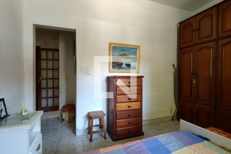 Casa de condomínio à venda com 194m², 5 quartos e 1 vaga Casa de condomínio à venda com 194m², 5 quartos e 1 vagaQuarto