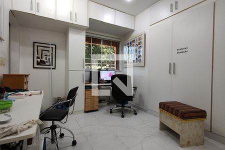 Casa de condomínio à venda com 194m², 5 quartos e 1 vaga Casa de condomínio à venda com 194m², 5 quartos e 1 vagaQuarto 4 - Suíte