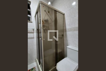 Casa de condomínio à venda com 194m², 5 quartos e 1 vaga Casa de condomínio à venda com 194m², 5 quartos e 1 vagaBanheiro da Suíte 2