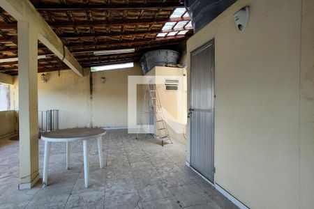 Casa de condomínio à venda com 194m², 5 quartos e 1 vaga Casa de condomínio à venda com 194m², 5 quartos e 1 vagaTerraço