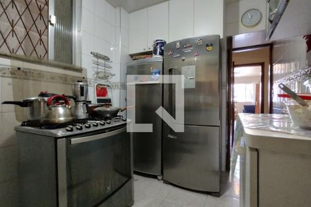 Casa de condomínio à venda com 194m², 5 quartos e 1 vaga Casa de condomínio à venda com 194m², 5 quartos e 1 vagaCozinha - Armários