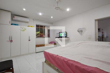 Casa de condomínio à venda com 194m², 5 quartos e 1 vaga Casa de condomínio à venda com 194m², 5 quartos e 1 vagaQuarto 3 - Suíte