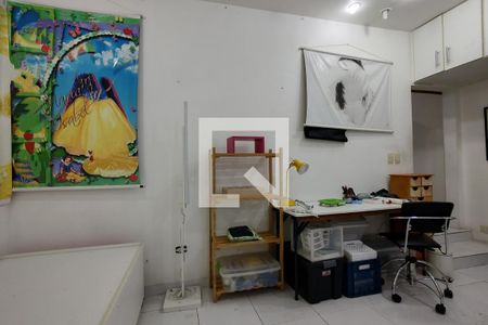 Casa de condomínio à venda com 194m², 5 quartos e 1 vaga Casa de condomínio à venda com 194m², 5 quartos e 1 vagaQuarto 4 - Suíte