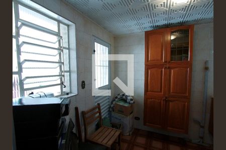 Casa à venda com 280m², 3 quartos e 2 vagasComodo extra porta de acesso a area de serviço